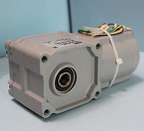 ĐỘNG CƠ GIẢM TỐC CÓ THẮNG 3 PHA 90W NISSEI